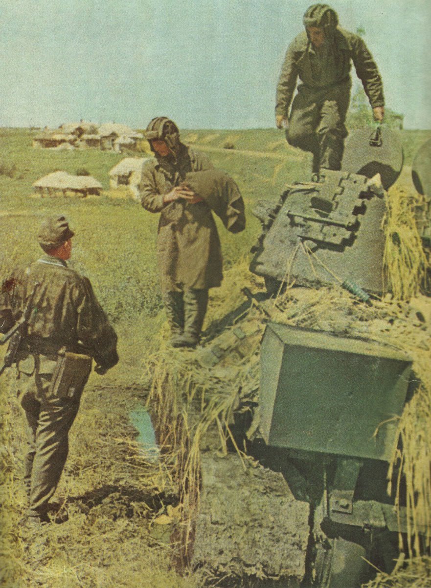 crew of a Russian tank surrenders