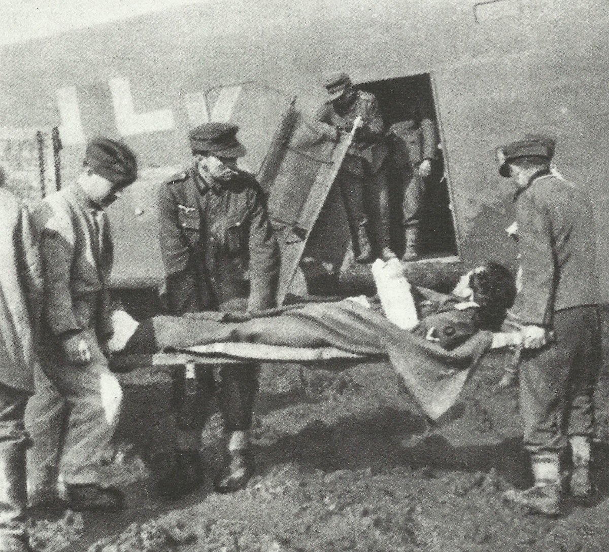 Diary April 10, 1944 34 German wounded are flown out