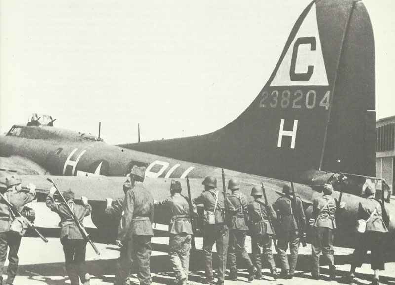 B-17 G emergency landing at Genf-Cointrin