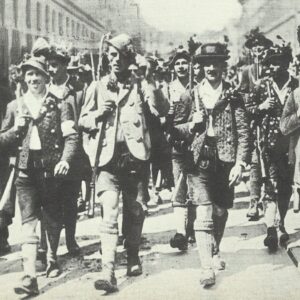 Volunteers from Upper Bavaria march into Munich