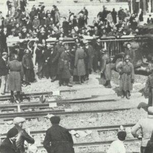 Vichy police vs strikers