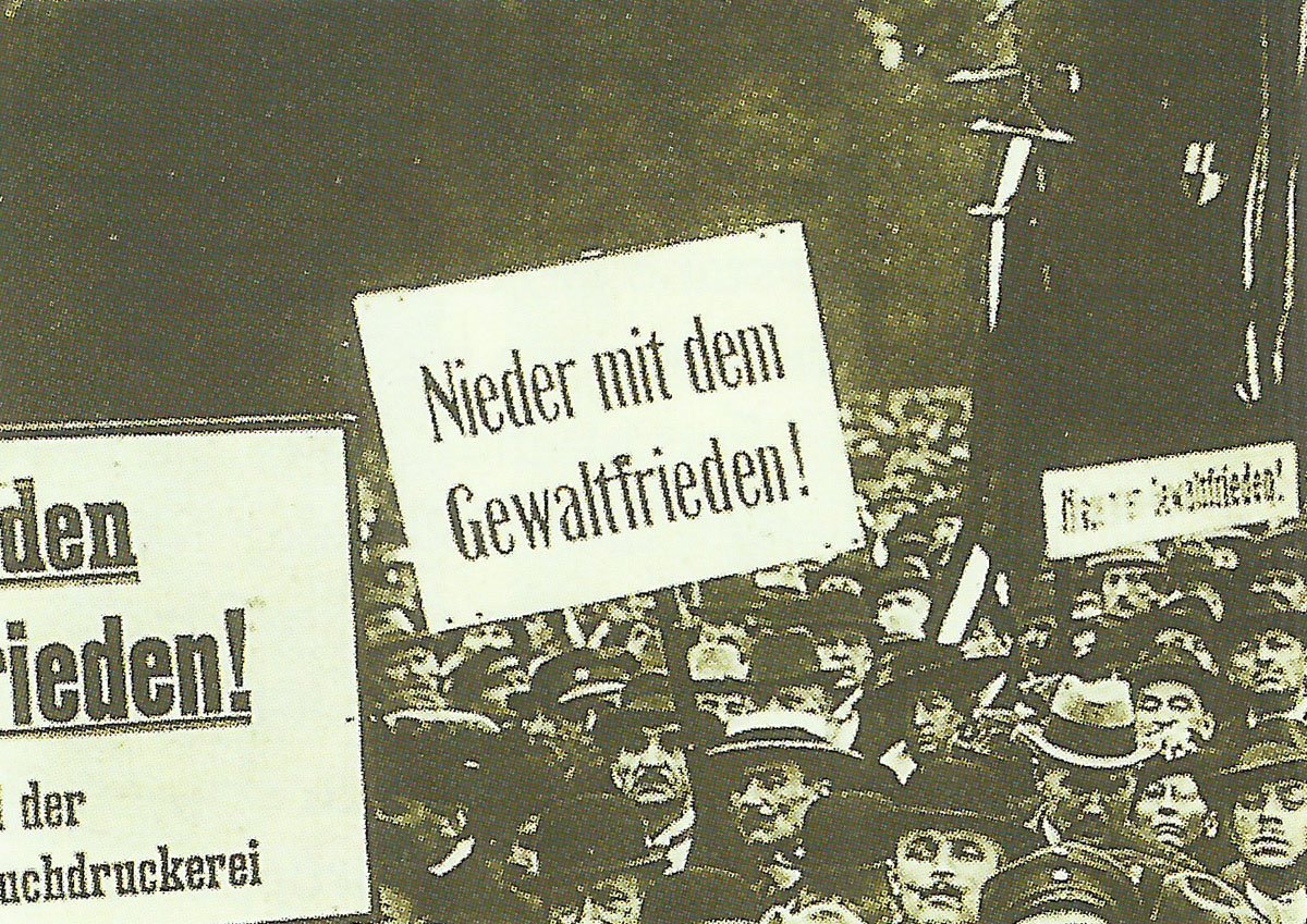 Demonstration vs Versailles peace treaty