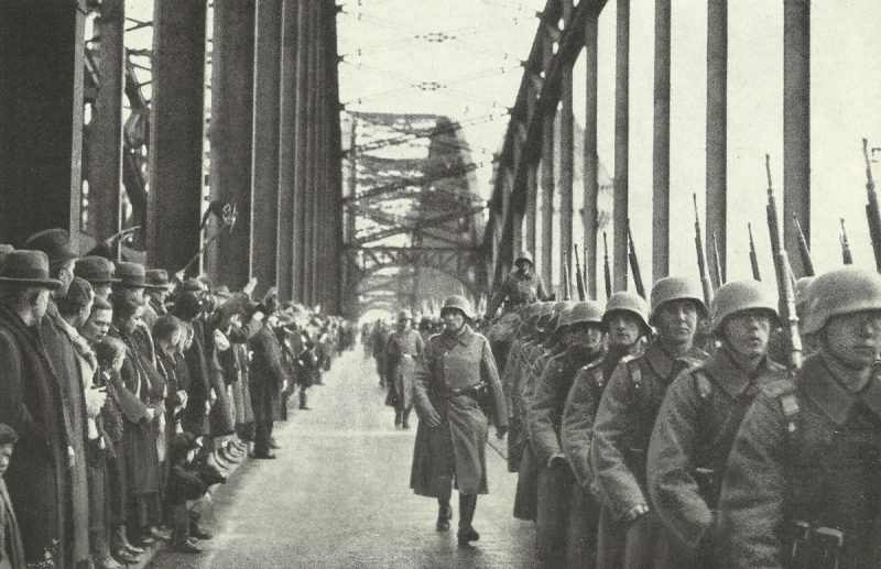 German soldiers enter the Rhineland