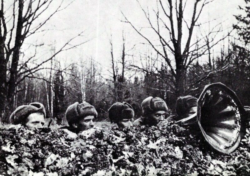 Soviet Prisoners Of War (POWs) 10 hiwis ueberlaufen